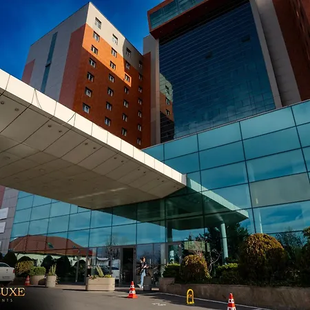 Yamaluxe - Modern & Spacious With Beautifull View