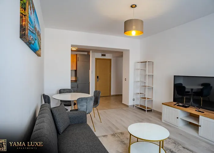 Yamaluxe - Modern & Spacious With Beautifull View *