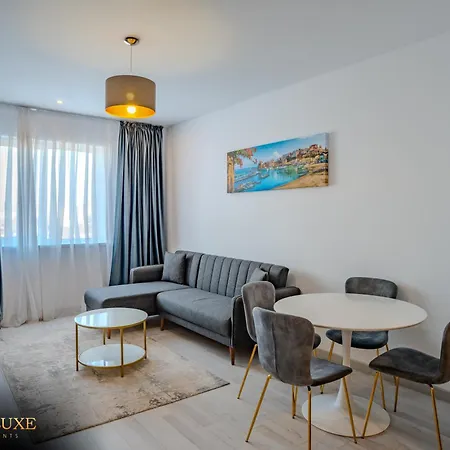 Yamaluxe - Modern & Spacious With Beautifull View Apartmán