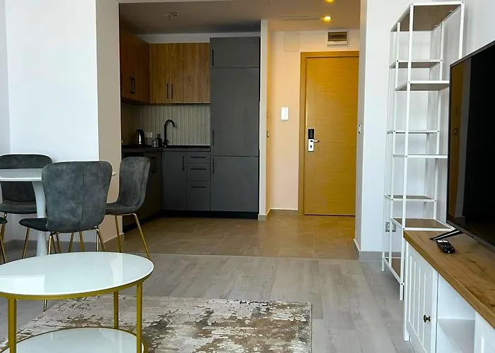 Yamaluxe - Modern & Spacious With Beautifull View * 布加勒斯特